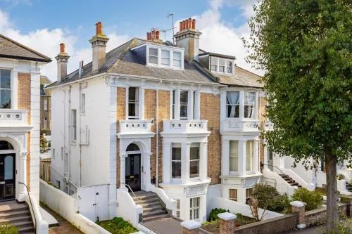 Modern Hove Apartment Near Beach & Station photo 2