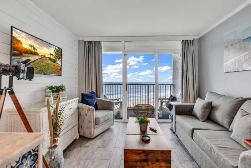 Oceanfront Heated Indoor Pool Hot Tub King Bed photo 2