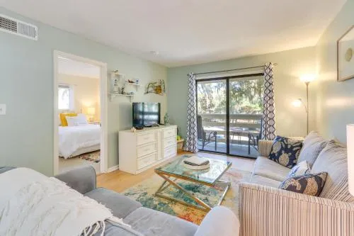 Walk to Beach: Hilton Head Condo w/ Pool Access photo 2