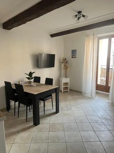 2 rooms, old town photo 2