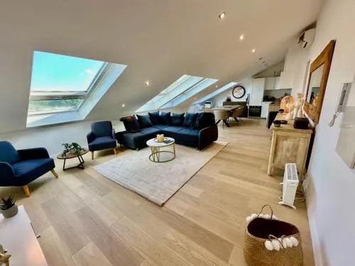 Gorgeous 2 bedrooms brand new sea view photo 2