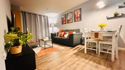 2BR City Centre Skyline Apt - Free secure parking photo 2