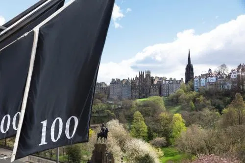 100 Princes Street photo 2