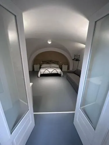 White Dome Retriet photo 2