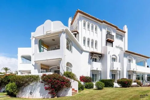 Elviria del Sol photo 2