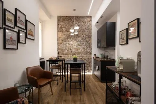Style & Stone Guest House photo 2