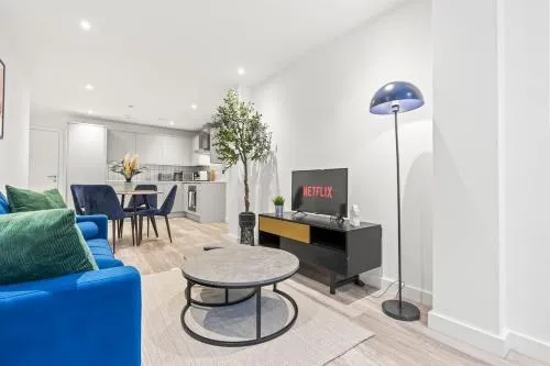 #20 2 Bed 2 Bath Balcony Lux Digbeth Apt - Sleeps 6 - Perfect for contractors and Families photo 2