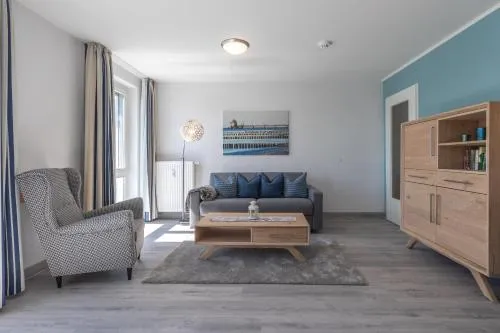 Ferienwohnung Ostseesonne - 5-Sterne-Urlaub mit Balkon direkt an der Ostsee photo 2