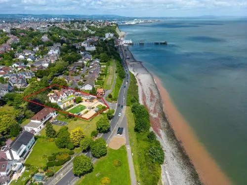 Holm House - Stylish Coastal Suites - HEDD Spa - Silures Bar & Restaurant photo 2