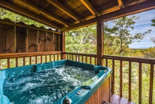 View! Cozy, Private, Fireplace, Hot Tub Log Cabin, Honeymoon! photo 2