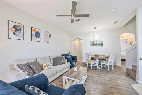 Cozy Stylish Townhome photo 2