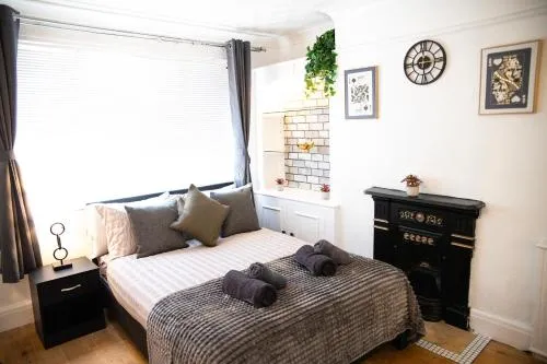Brighton & Hove, 4 bedrooms, 5 beds, Garage photo 2