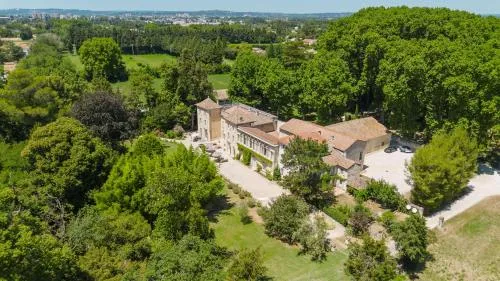 Château Saint Perret photo 2
