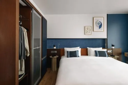 Crowne Plaza Madrid - Centre Retiro by IHG photo 2