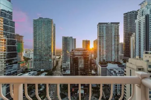 myClub at Brickell Bay photo 2