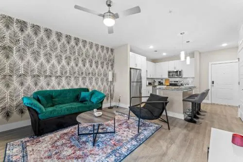 Pinnacle Apartments W Amenties by Heavenly Homes photo 2