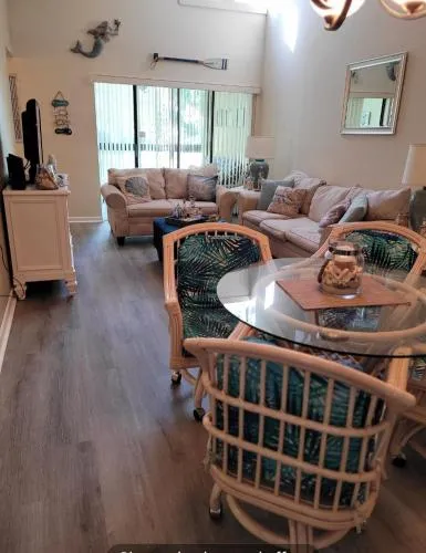 Cozy 2 bedroom Orlando apartment photo 2