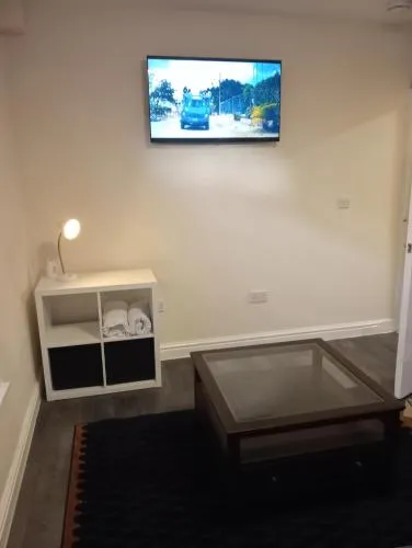 Lower Cheltenham Place photo 2