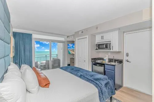 Direct Ocean Front Studio Newly Renovated photo 2