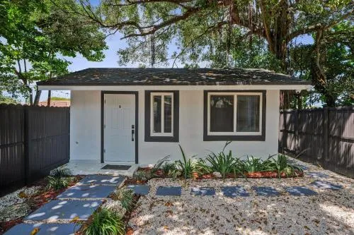 Heart of Miami Oasis, Modern, Steps from It All photo 2