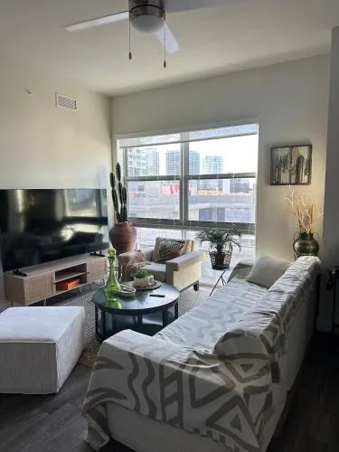 Edgewater Luxe 1BR photo 2