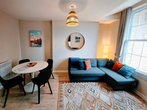 Victoria's Bright Georgian Apartment photo 2