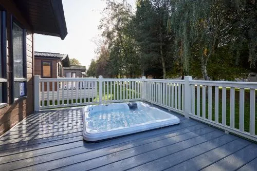 Lucky Lodge with Hot Tub photo 2
