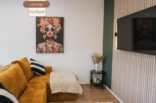 Modern City-Centre Home | Sleeps 12 | Free Parking photo 2