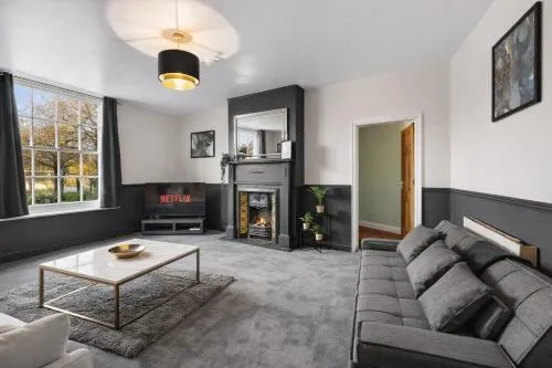 Harbourside Heaven in Bristol - Sleeps 8 photo 2
