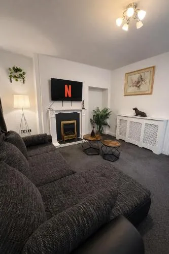 Contractor & Family Sleeps 5 Bham HS2 Parking for 3 photo 2