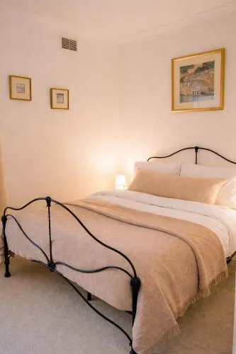 Cosy & Central One-Bedroom flat with Outdoor Space photo 2