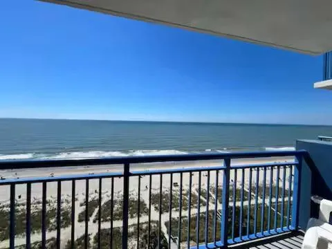 Oceanfront 2BR King Suite Atlantica Resort photo 2