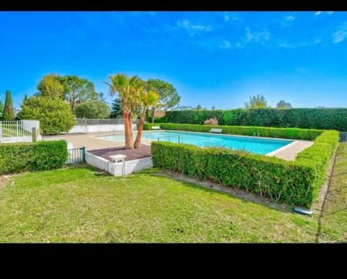 Lovely 48 m2 appt with sea view and swimming pool photo 2
