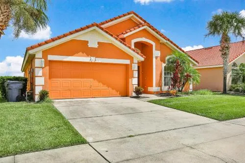 Dog-friendly home with private outdoor pool, high-speed WiFi, and central AC photo 2