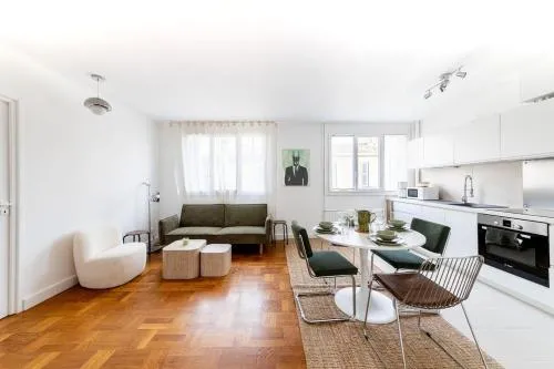 Charming 3room apartment - 6 people - Historic Center - Elevator photo 2