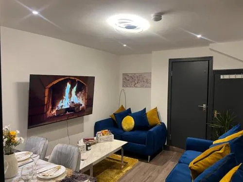Principality stadium luxury apartment free parking photo 2