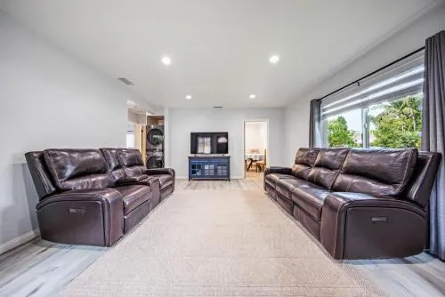 Lovely 2bedroom next to Santa Monica college photo 2