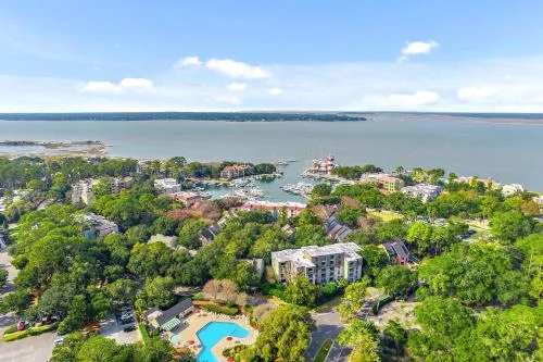 2BR Bluff Villa w Balcony Walk to Salty Dog photo 2