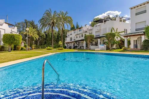 Chic Dream Home, Rooftop BBQ, 9 Pools, Golf Views photo 2