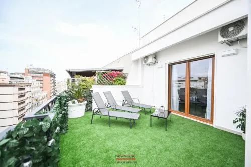 Newhouse CAVOUR Deluxe photo 2