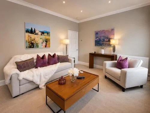 Lucy's Lodge- Most Stylish Apartment On Vibrant Bishy Road with Free Parking photo 2
