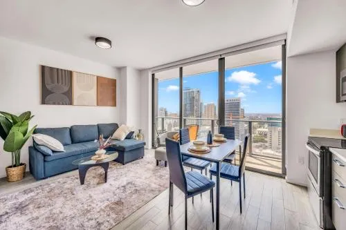 Luxury High Floor Skyline Apartment Near Cruise Port photo 2