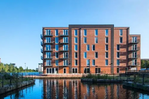 Staybridge Suites - Cardiff by IHG photo 2