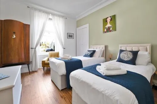 Cozy with Character Vibrant Cottage Style Flat at Leith Links Park photo 2