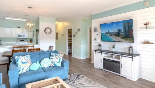 Ground Floor Condo 2 bed 2 bath Riverwalk at Arrowhead Country Club Unit 104 photo 2
