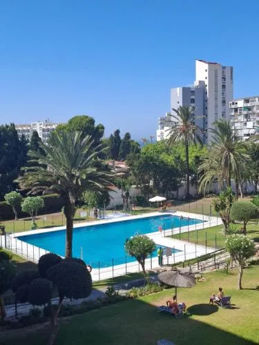 Beautiful Modern Flat Near the Beach & Pool photo 2