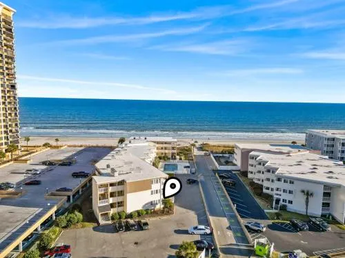 Beachside Condo - Sleeps 7! photo 2