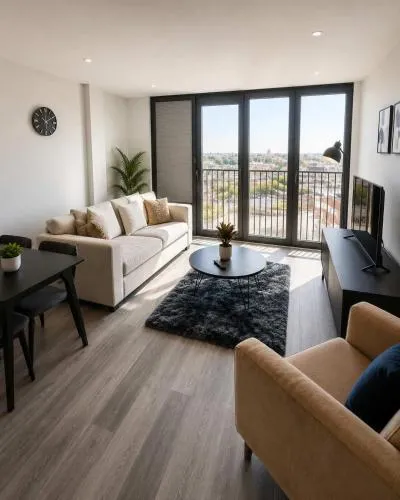 Stunning Central Birmingham 2 Bed Apartment photo 2