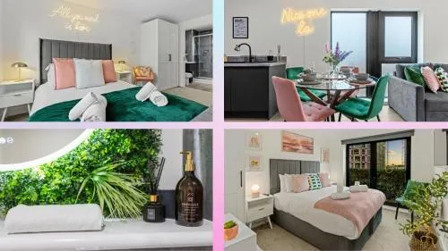 Luxury City Retreat - sleeps 6 with Games, Netflix & Record Player photo 2
