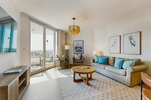Charming open unit w resort amenities including pool & hot tub close to gulf photo 2